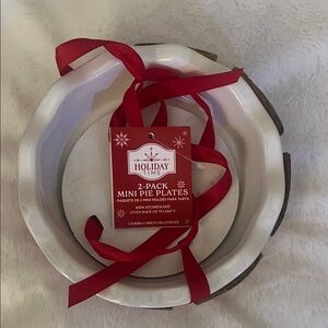 Holiday Time White Mini Pie Plates with Red Ribbon
